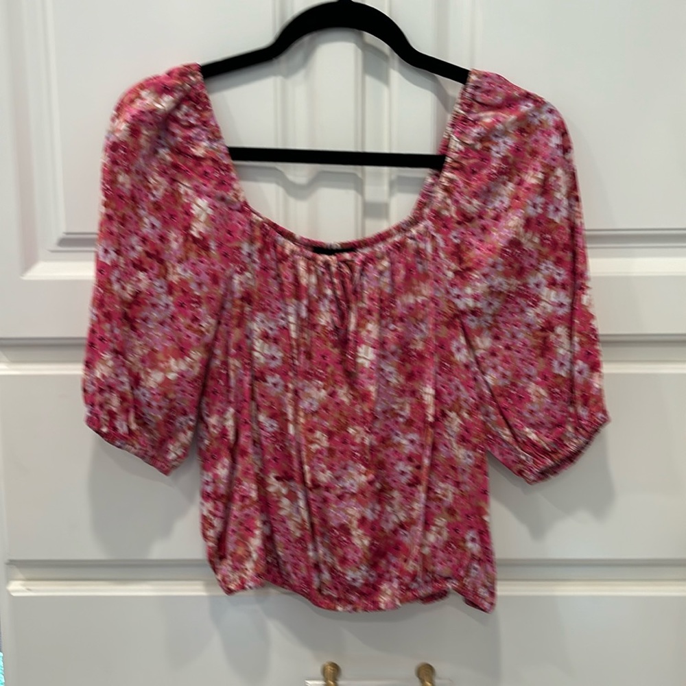 Like new sanctuary flower crop top